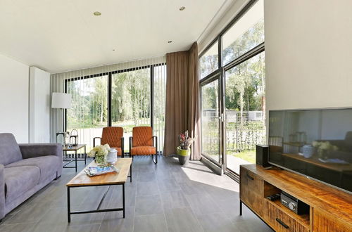 Foto 5 - Modern Chalet With Nice Sliding Doors Near Lochem