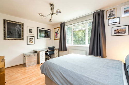 Photo 2 - Trendy 1BD Flat With Private Balcony - Hoxton