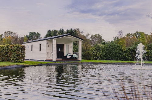 Foto 1 - Cozy Chalet on a Pond, at the Edge of the Forest