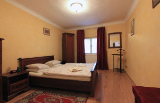 Photo 3 - Cool 1 Bedroom Prokopska Apartment in Mala Strana