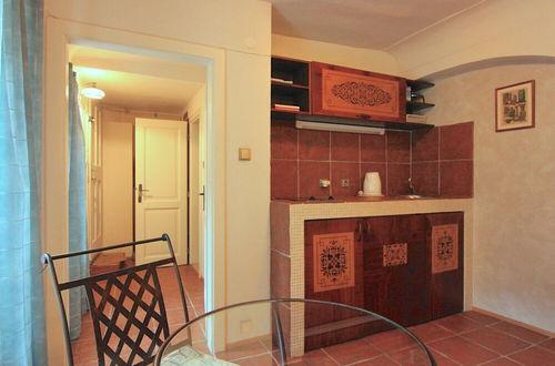 Photo 10 - Cool 1 Bedroom Prokopska Apartment in Mala Strana