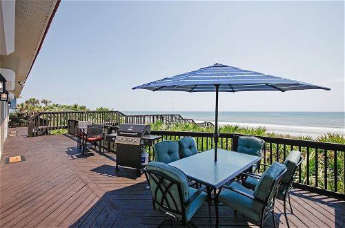 Foto 13 - Oceanfront Oasis w/ Deck, Water Views & Beach Gear