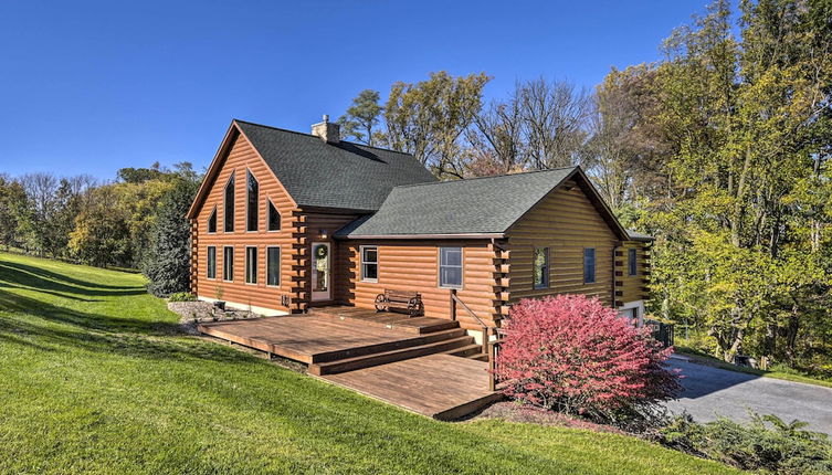 Photo 1 - Beautiful Mount Joy Cabin w/ Pool + Sauna