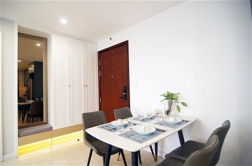 Photo 21 - Luxury Apartment Dcapital Tran Duy Hung