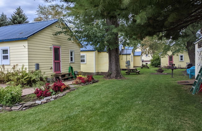 Little Yellow Cottages - Photo 60