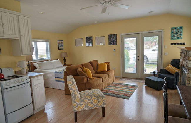 Little Yellow Cottages - Photo 31