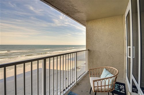 Photo 3 - Top-floor Beach Condo With 2 Oceanfront Balconies