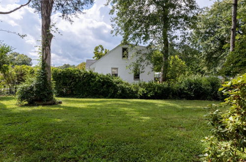 Photo 7 - Cheerful 3 Bedroom Home Walk to UVA Stadium