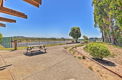 Foto 9 - Beachfront Condo w/ Monterey Bay Views