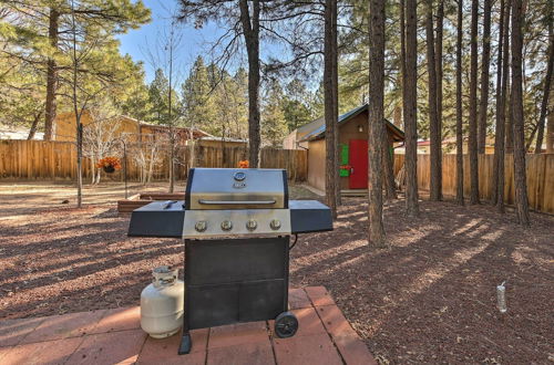 Photo 20 - Rustic Lakeside Cabin - Family and Pet Friendly