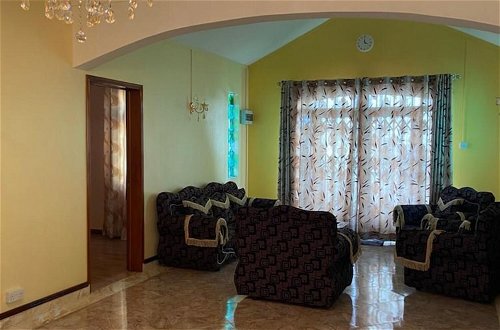Foto 76 - Luxury 6-bedroom Villa Near sea Flic en Flac