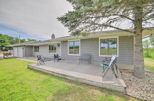 Photo 18 - Spacious Grass Lake Getaway Near Boat Launch