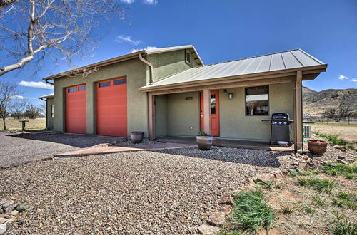 Photo 1 - Cozy Elgin Casita w/ Gas Grill: Pets Welcome