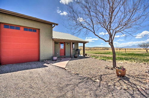 Photo 12 - Cozy Elgin Casita w/ Gas Grill: Pets Welcome