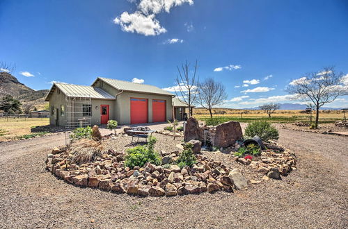 Photo 23 - Cozy Elgin Casita w/ Gas Grill: Pets Welcome