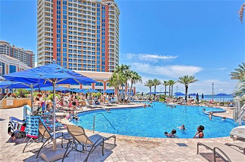 Foto 3 - Pensacola Beach Penthouse w/ View + Pool Access