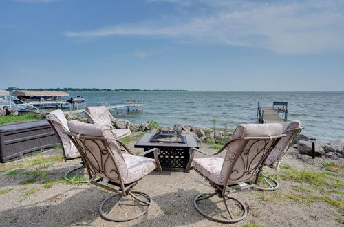 Photo 28 - Lakefront Vacation Rental With Fire Pit & Dock