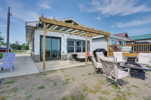 Photo 25 - Lakefront Vacation Rental With Fire Pit & Dock