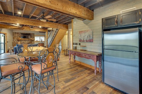 Foto 39 - Rustic-chic Sapphire Home w/ Wraparound Decks
