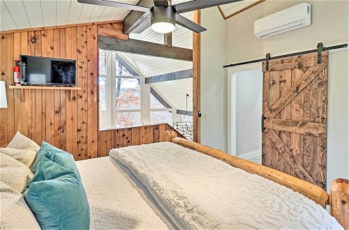 Foto 31 - Rustic-chic Sapphire Home w/ Wraparound Decks
