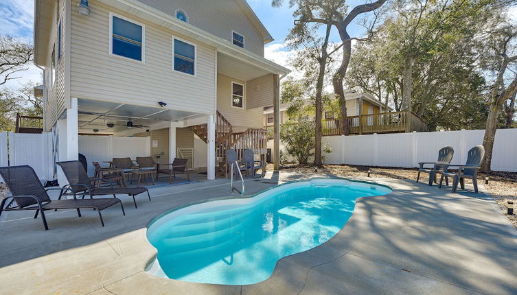 Foto 1 - Oak Island Home w/ Pool: Walk to Long Beach