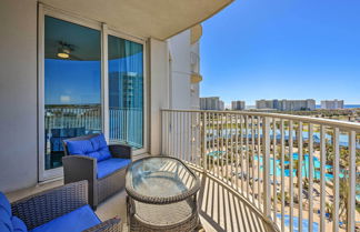 Photo 2 - Modern Resort Condo With Balcony - Walk to Beach