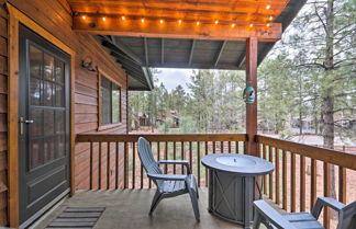 Photo 2 - Pinetop Escape: Charming Mountain Condo w/ Balcony