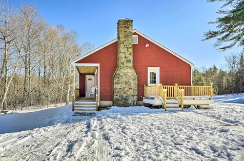 Foto 2 - Cozy Southern Vermont Home w/ On-site Trails