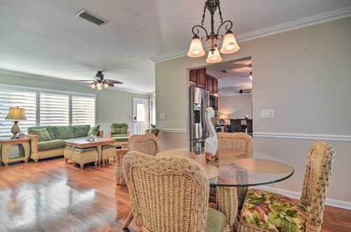 Photo 20 - Sunny Seminole Gem With Screened Lanai & Pool