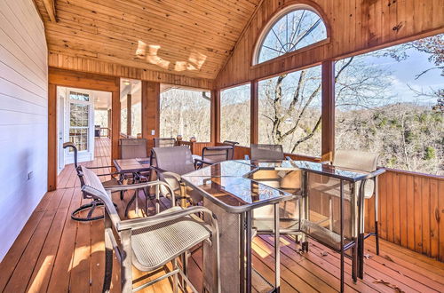 Photo 6 - Large Lake Cumberland Retreat w/ Deck Views