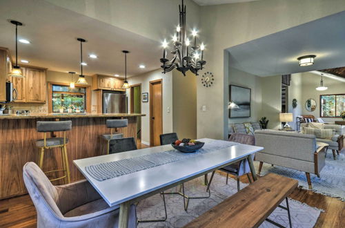 Photo 20 - Cozy Sandy Retreat w/ Hot Tub & Forest Views