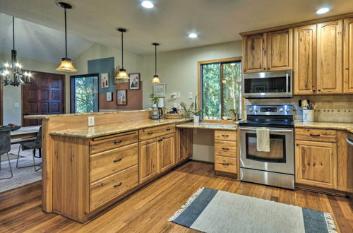 Photo 40 - Cozy Sandy Retreat w/ Hot Tub & Forest Views