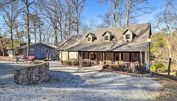 Photo 1 - The Captains Quarters in Rogers w/ Covered Porch