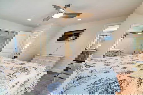 Foto 2 - Waterfront Sanctuary w/ Panoramic Bay Views