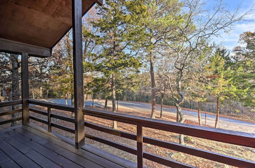 Photo 6 - Cozy Holiday Island Home: Hot Tub + Chiminea