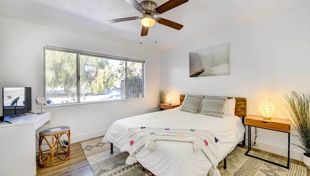 Tranquil Home w/ Pool - 14 Mi to Joshua Tree - Foto 2, Interior