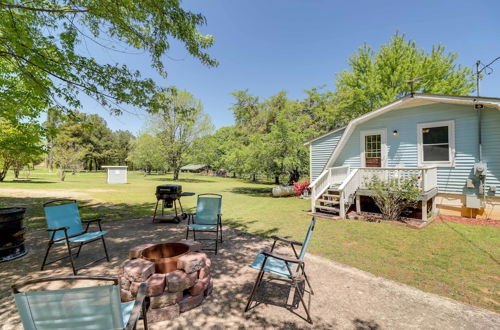 Photo 1 - Charming Cabin in Mountain View w/ Deck