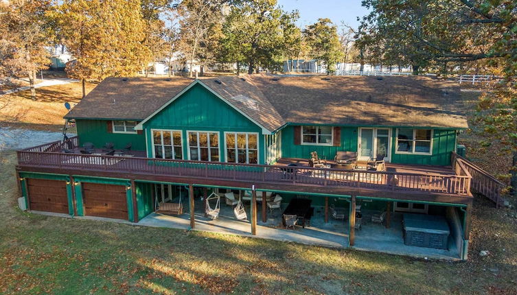 Foto 1 - Lakefront Grove Home w/ Dock, Hot Tub, & Fishing