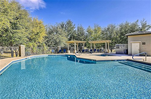 Foto 4 - Bright Goodyear Home: Community Pool, Hot Tub