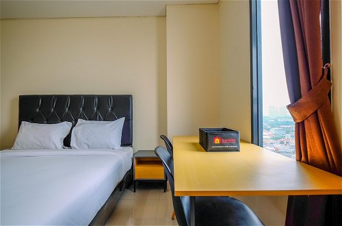 Photo 6 - Comfort Studio Room At Kebayoran Icon Apartment