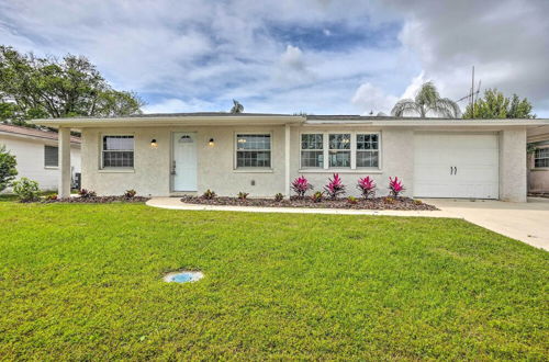 Photo 5 - Beautiful Holiday Home w/ Dock & Furnished Lanai