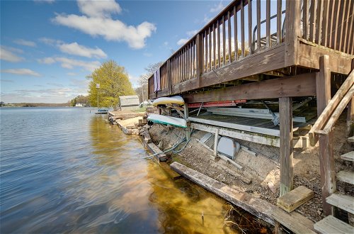 Photo 4 - Belding Lakefront Cottage w/ Boat Dock & Kayaks