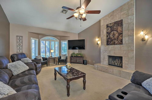 Photo 10 - Spacious Scottsdale Home: Pool & Covered Patio