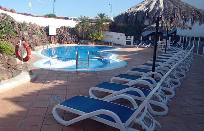 Front Line Seafront Apartment With all day Sun! - Photo 5