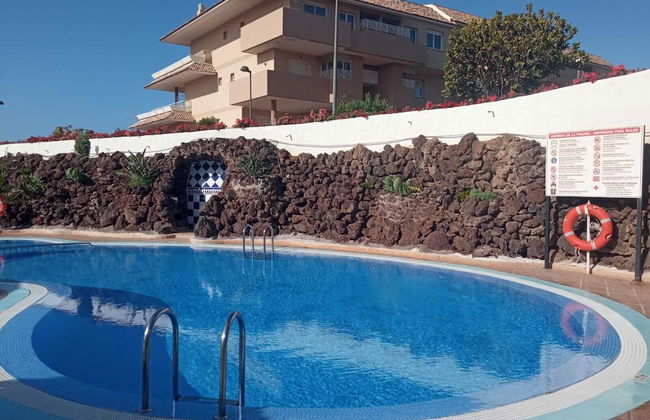 Front Line Seafront Apartment With all day Sun! - Photo 6