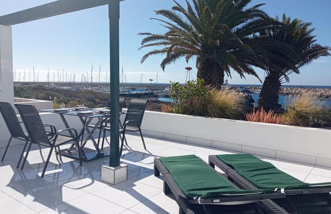 Front Line Seafront Apartment With all day Sun! - Photo 10