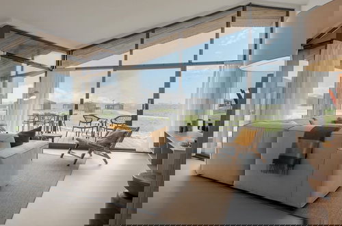 Foto 15 - Attractive Holiday Home With Terrace