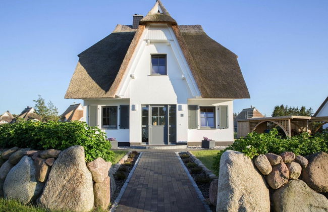 Luxus Reetdachhaus in Fuhlendorf mit Sauna - Foto 1