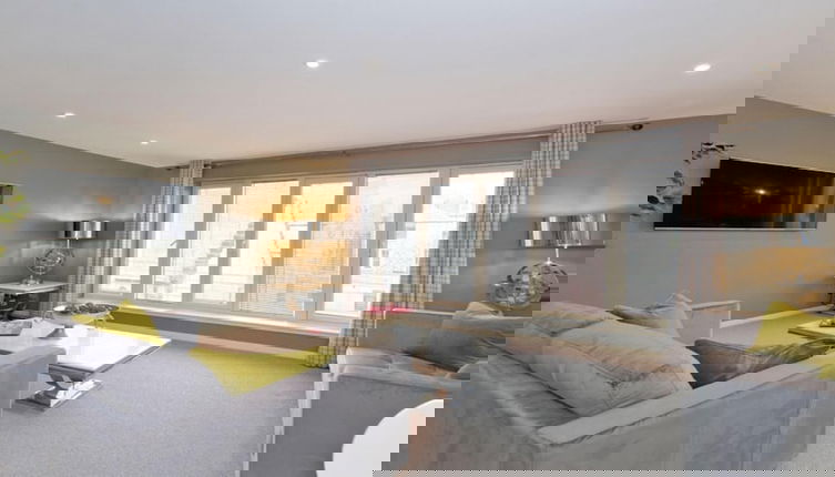 Photo 1 - Executive Three Bedroom Apartment in Aberdeen s West End