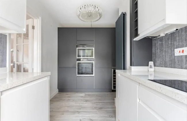 Spacious 1 bed Apartment With Parking & Balcony! - Foto 7